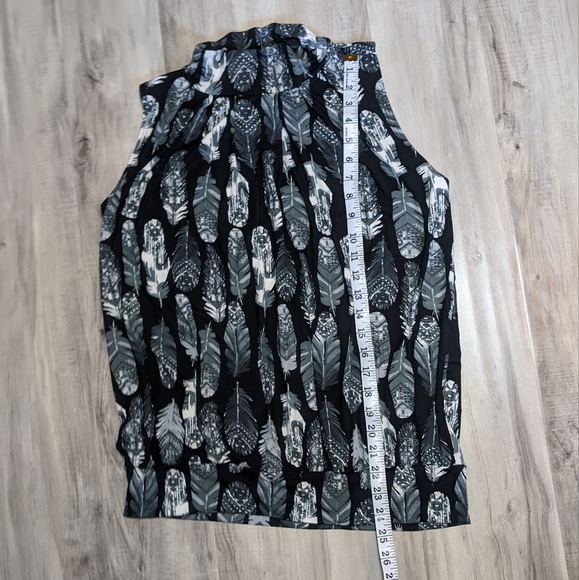 Feather Pattern Mock Neck Tank - Picture 2 of 7